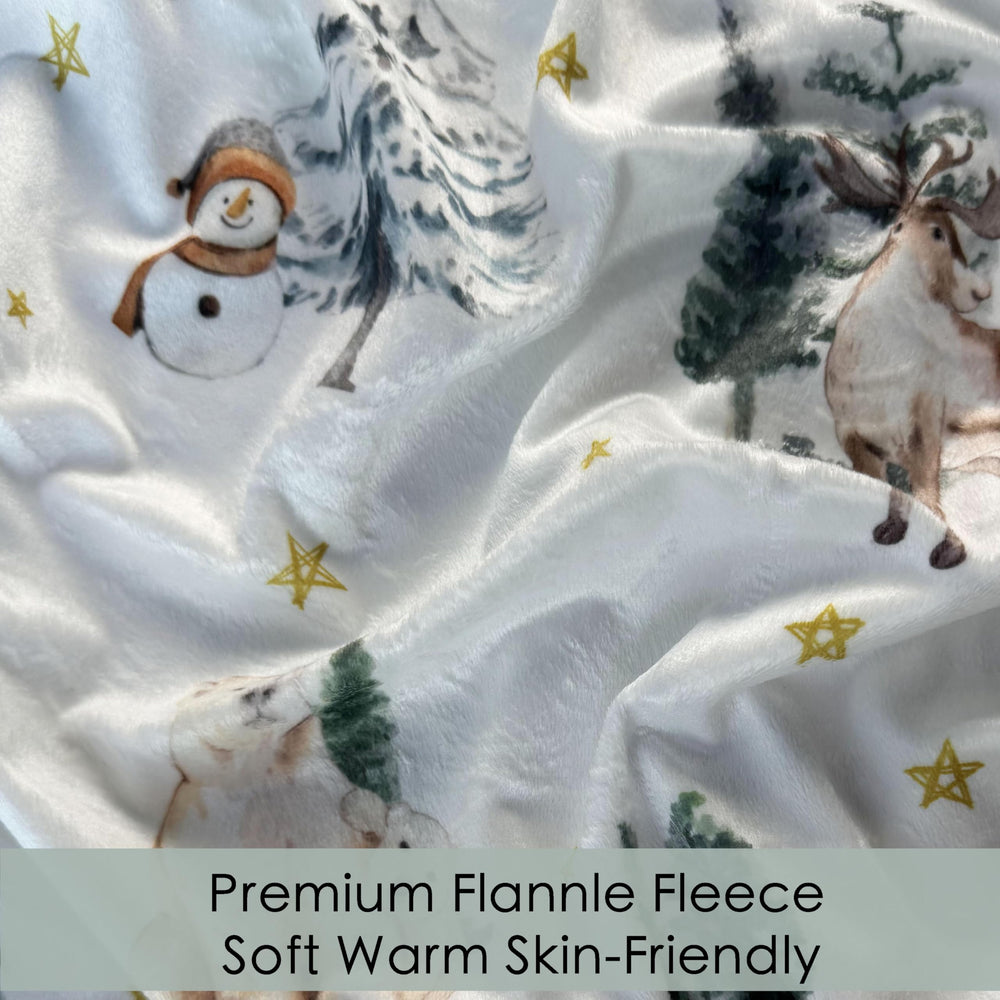 AMROSE fit with elastic, prevents shifting for a flat crib surface.