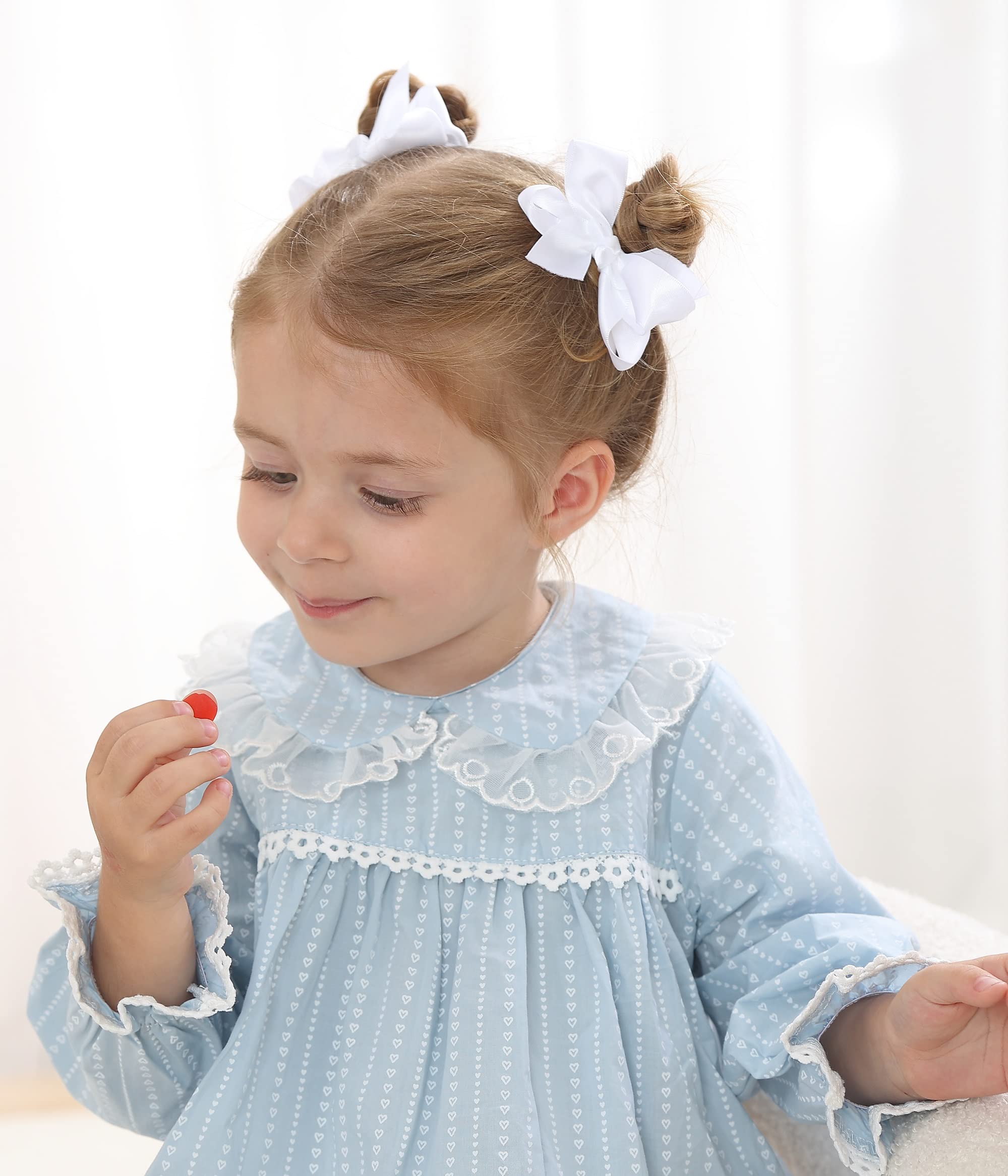 AMYDECOR gift-ready bow set shown for easy outfit coordination