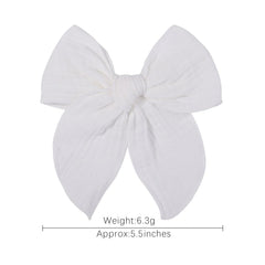 AMYDECOR Fable bow white side-wear shows easy pairing with outfits