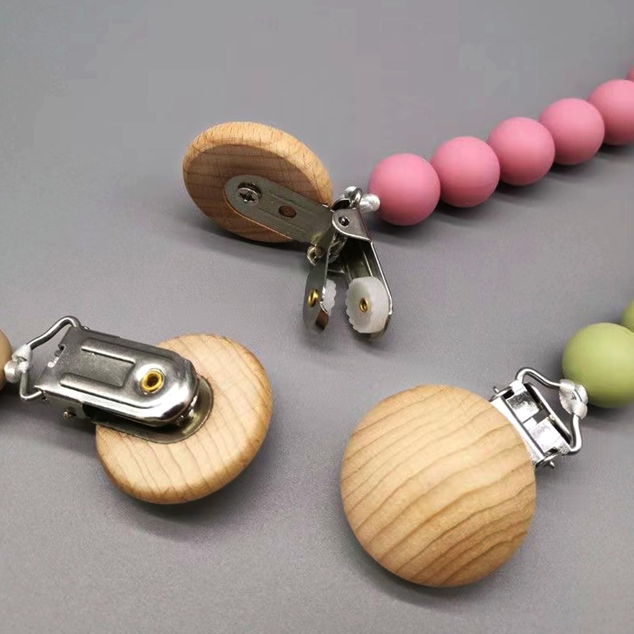 Anemeeoke beech wood pacifier suspender clip size-dimension helps fit varied pacifiers.
