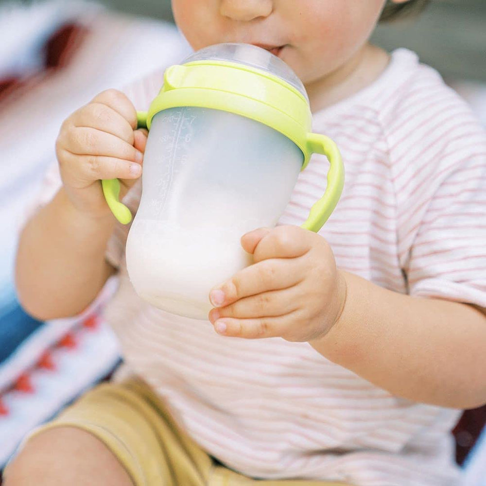 ANPEI weighted straw moves with liquid for sipping from different angles