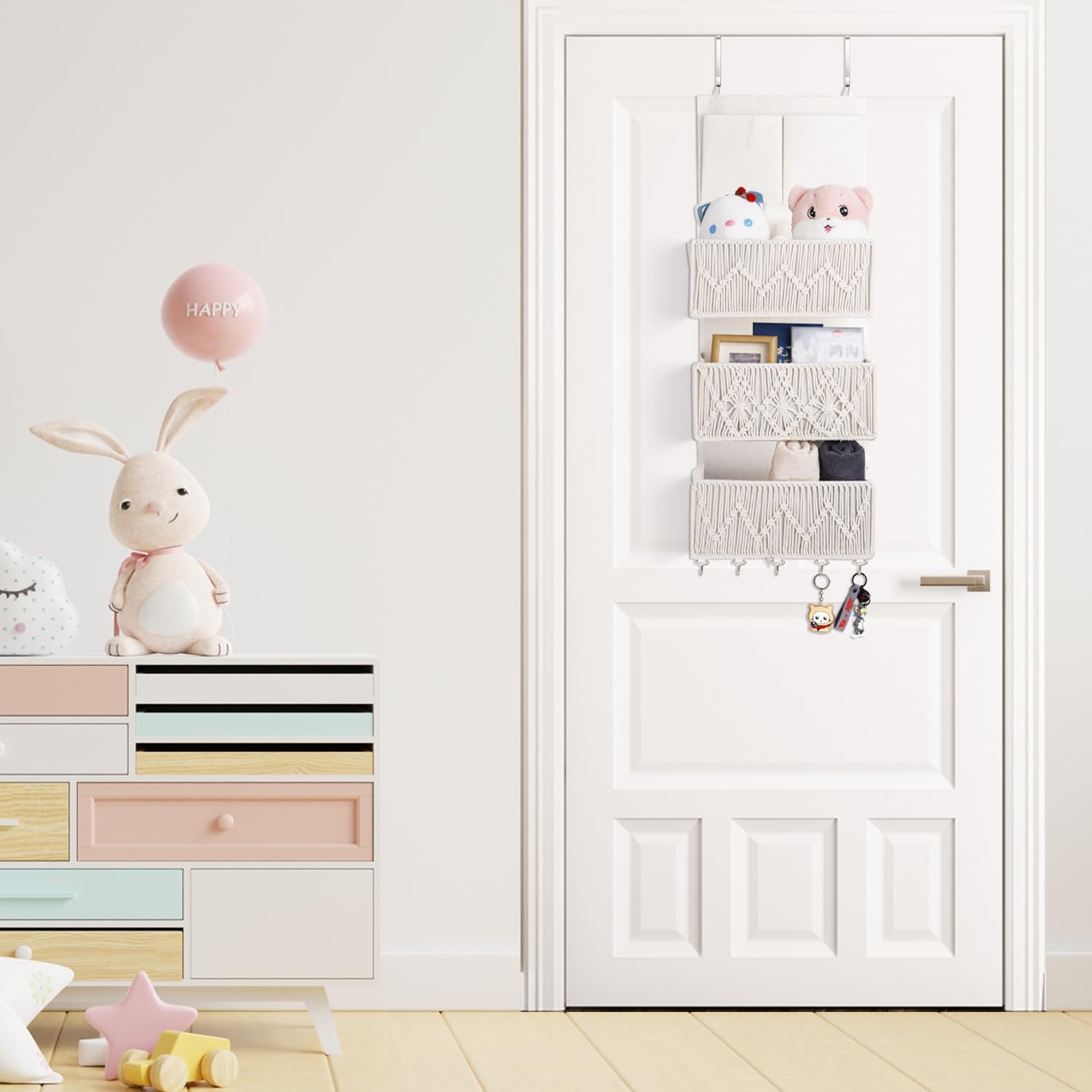 ANTIS'S HOME back-of-door storage complements beige decor and saves space