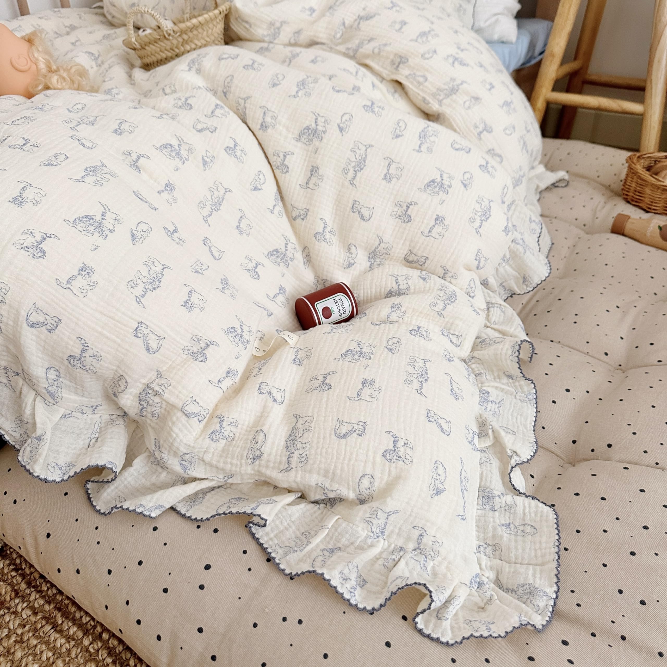 AOJIM 2-layer gauze design delivers breathable warmth for cozy naps.