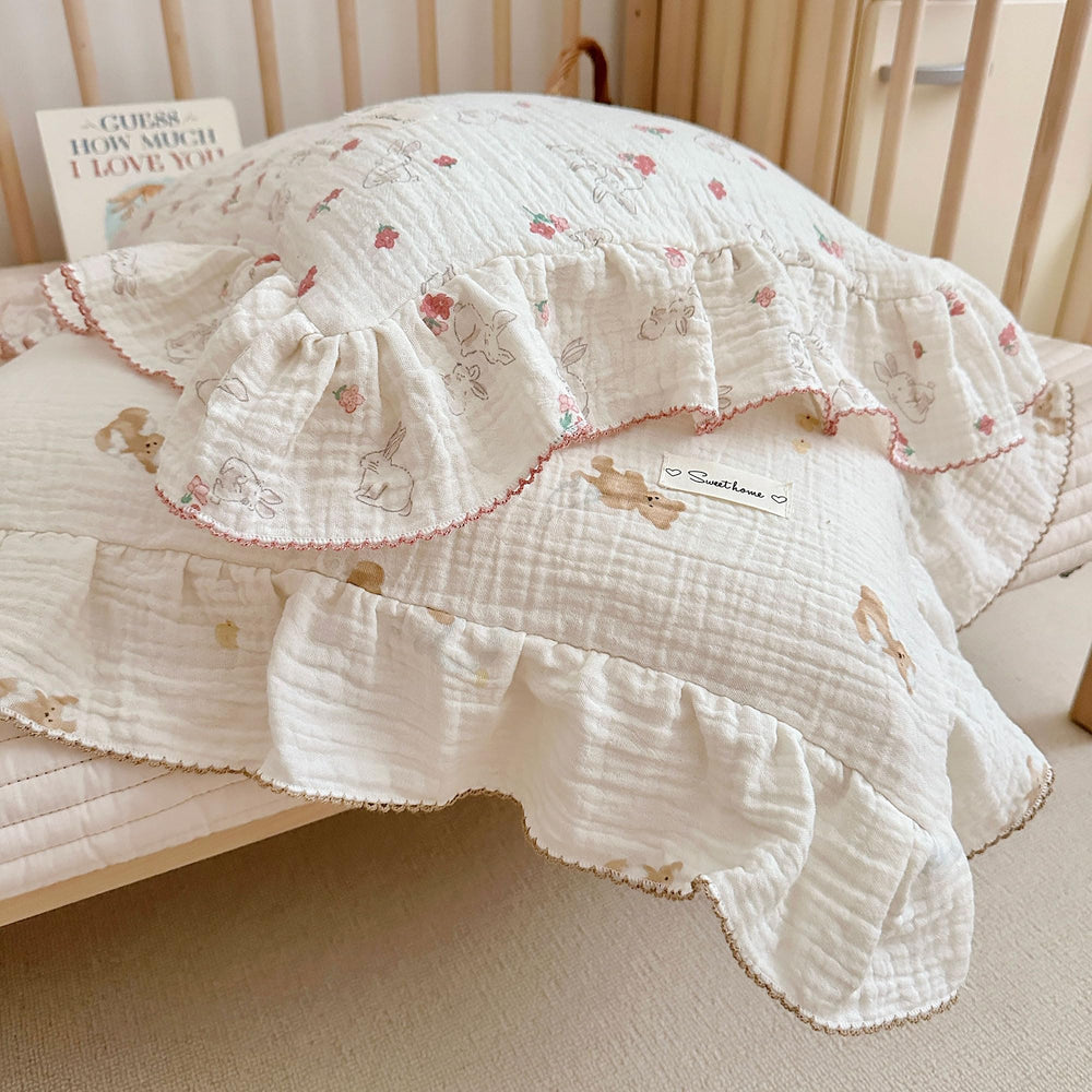 AOJIM pillowcase texture closeup shows durable non-piling softness for everyday use.