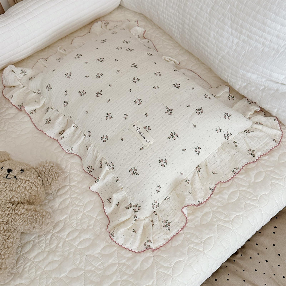 AOJIM muslin pillowcase close-up shows ultra-soft breathable fabric