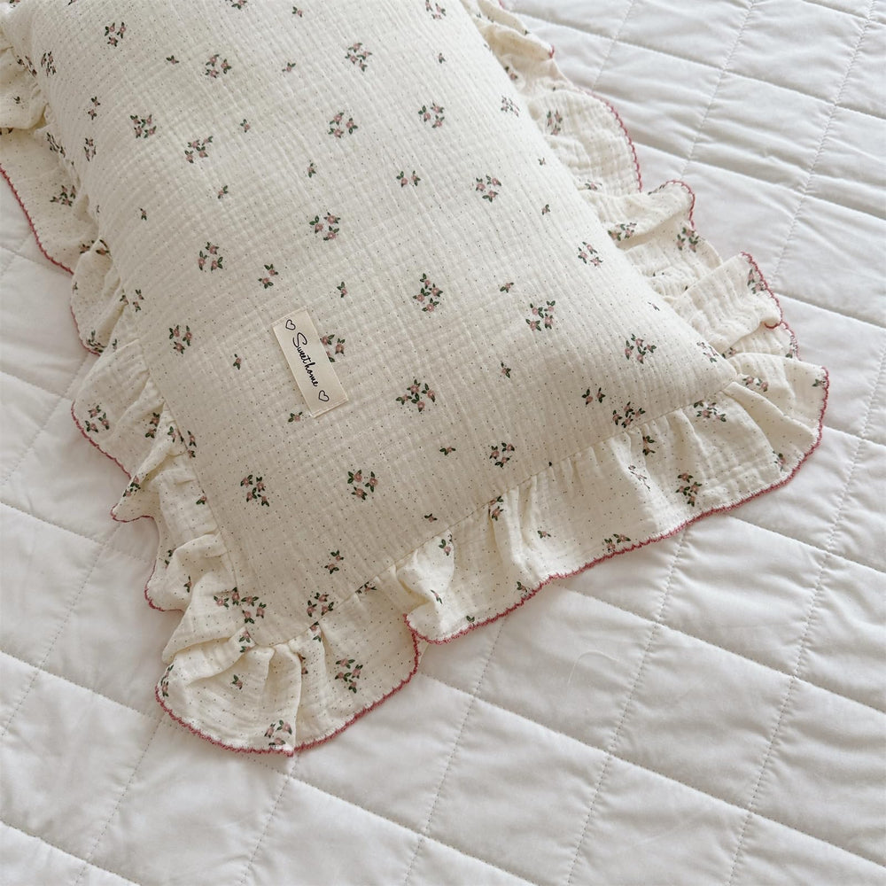 AOJIM floral pillowcase adds decorative touch to nursery