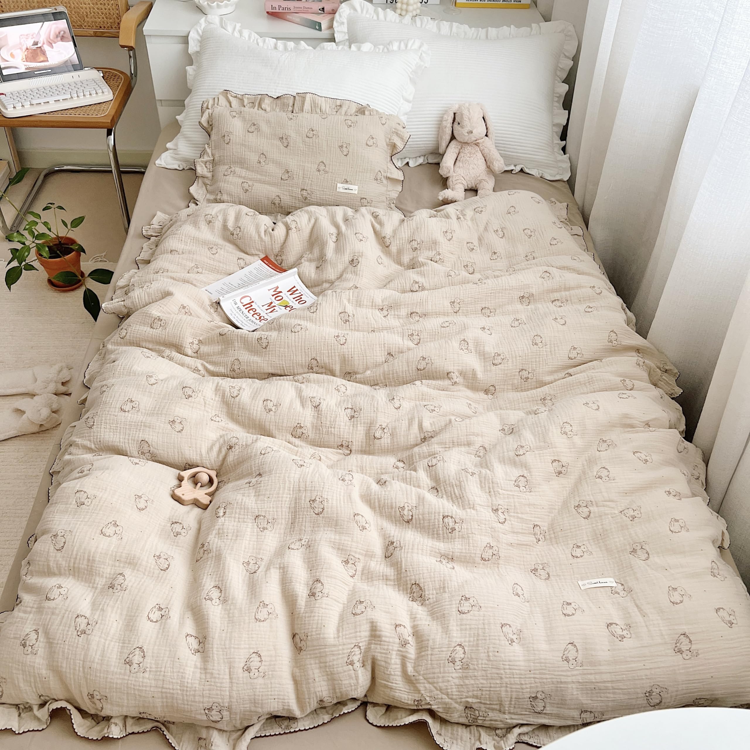 AOJIM Rabbit Muslin Duvet Cover shows soft cotton texture for cozy sleep.