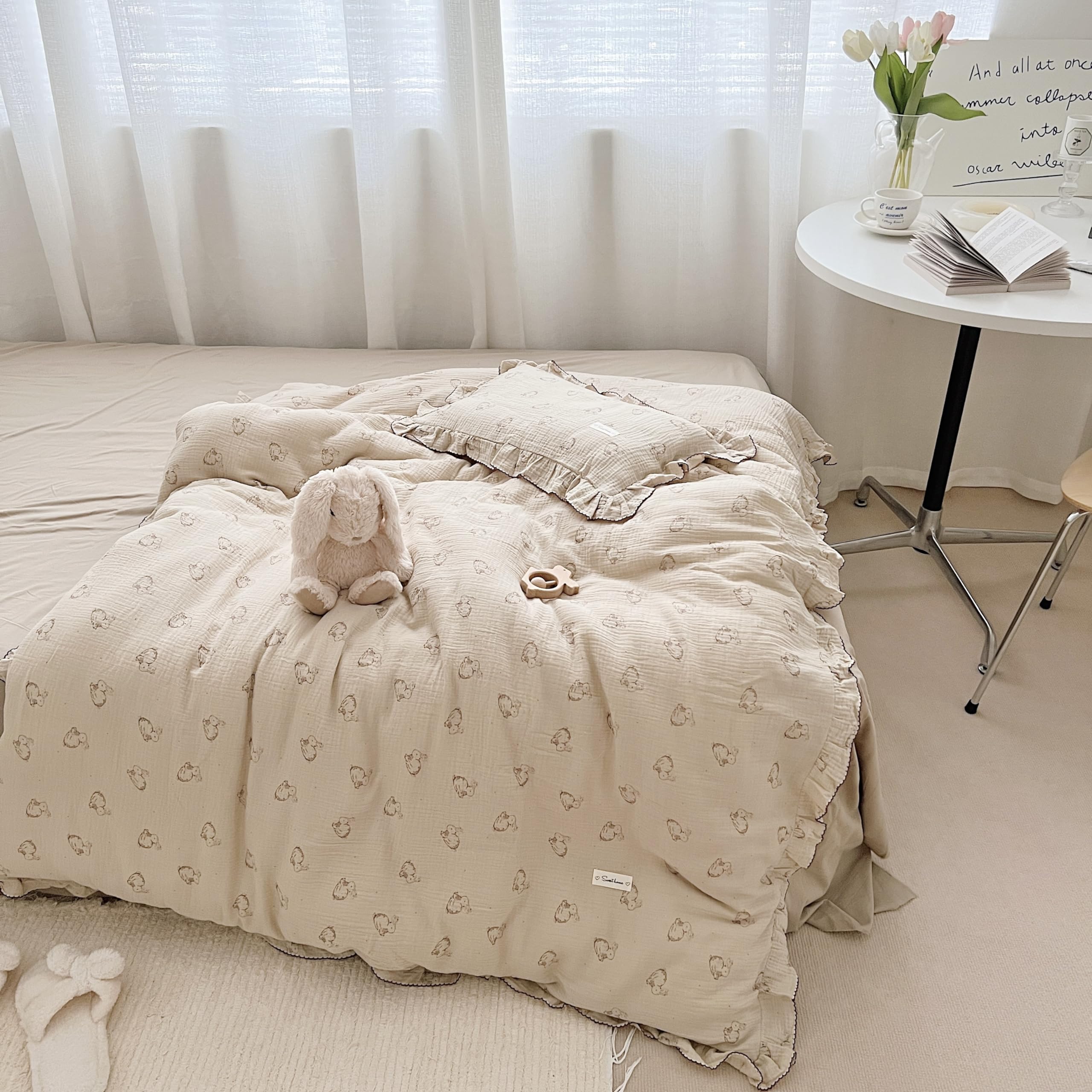 AOJIM Rabbit Pattern Duvet Cover adds playful design to kids' room.