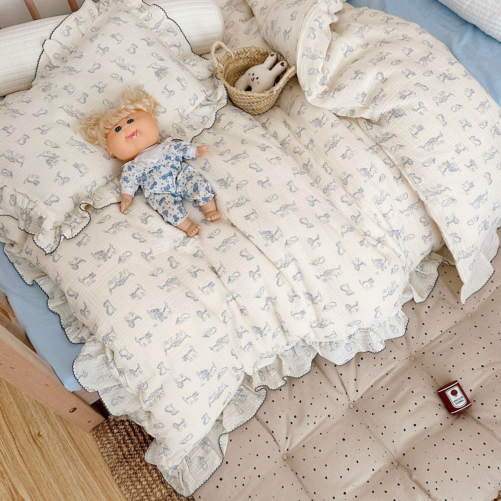 AOJIM ruffled design crib bedding adds charm while remaining practical and gentle.