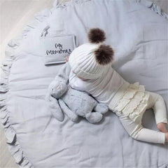 Apioiqa cotton-round-nursery-rug-diameter-39inch shows roomy crawling space.