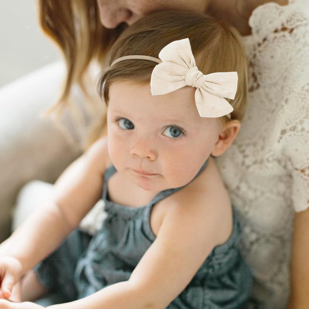 AQOKKA glue-free accents headband; ideal for photography sessions and family events.