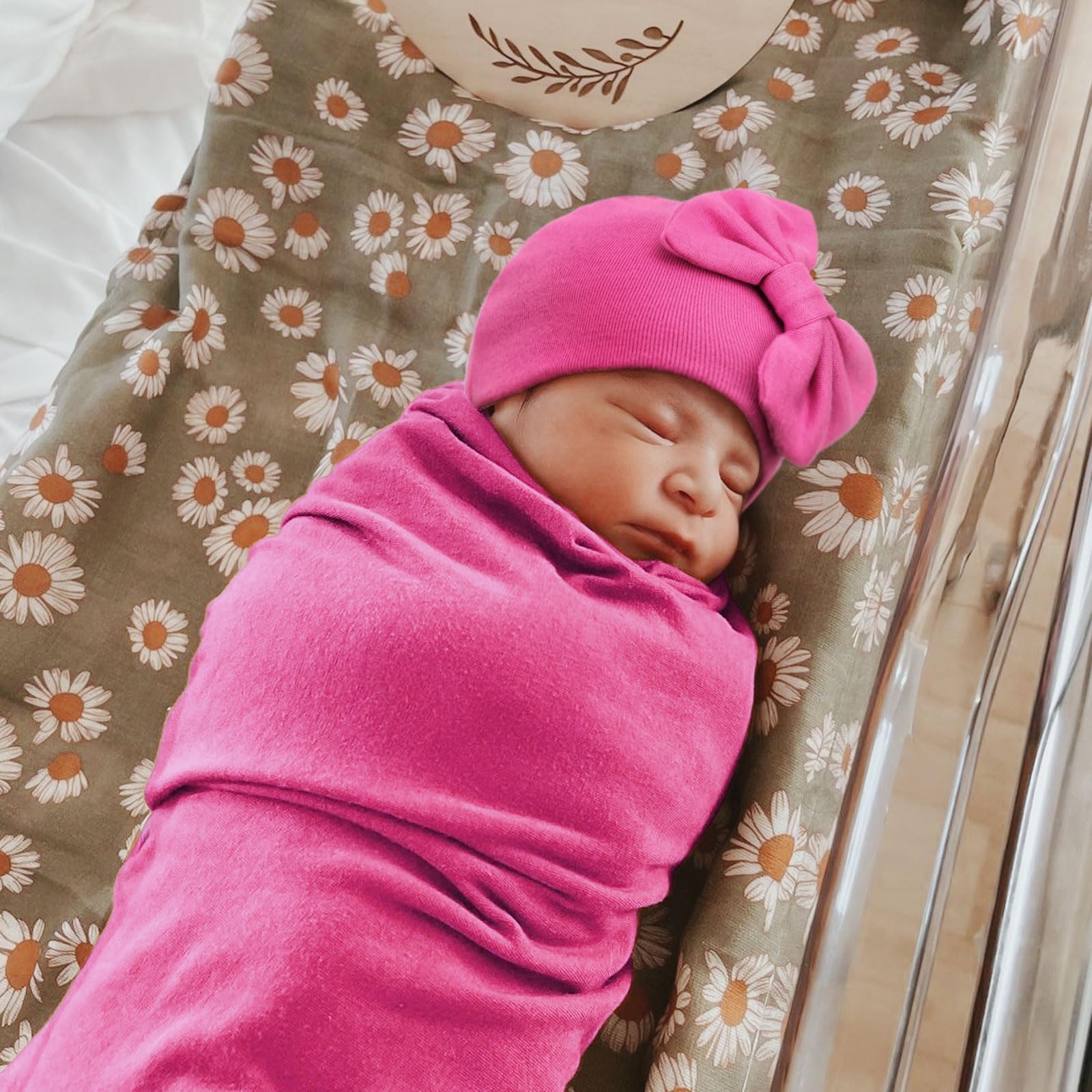 AQOKKA gift-ready packaging showcases a thoughtful newborn gift set.
