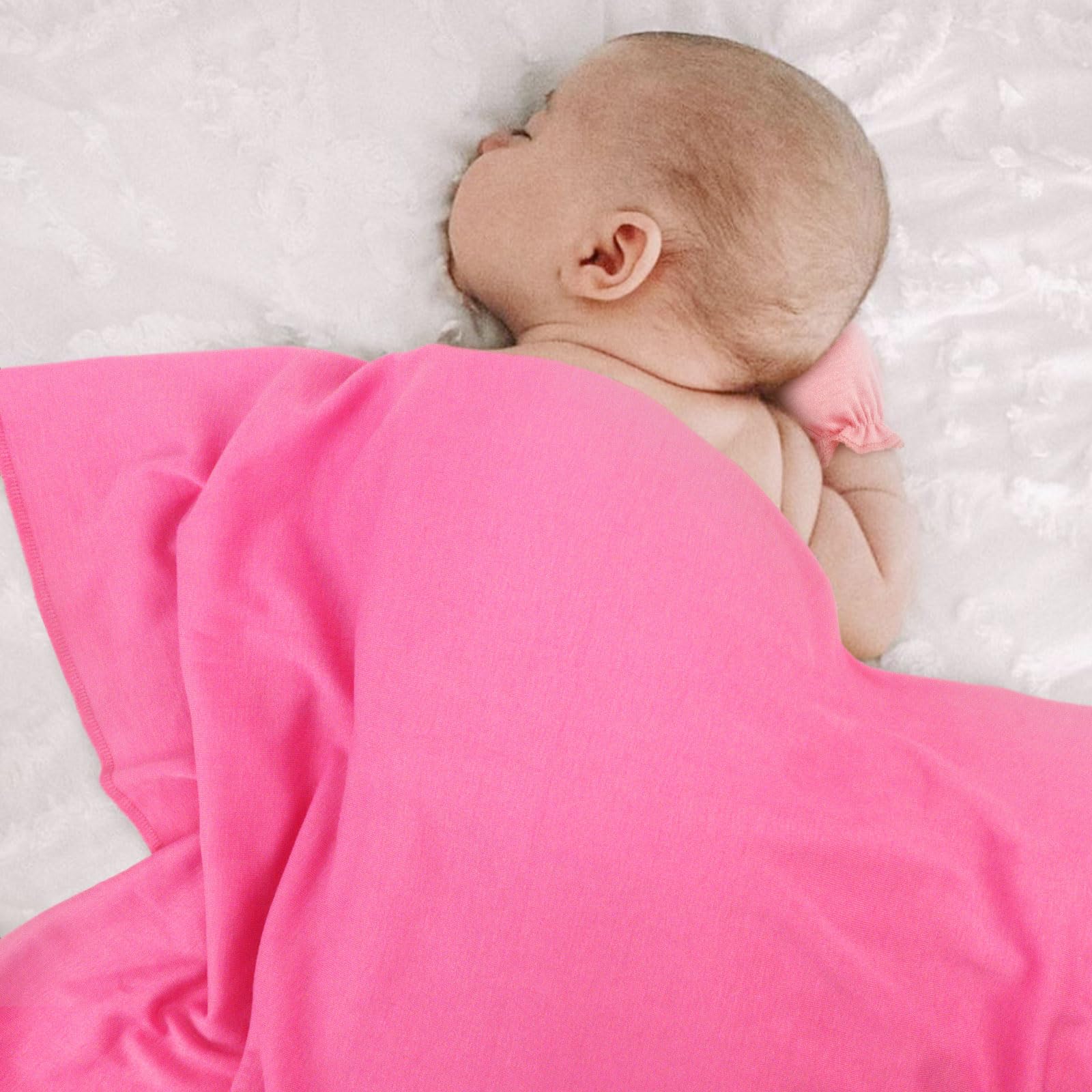 AQOKKA newborn-prop used in a photo shoot to capture natural comfort.