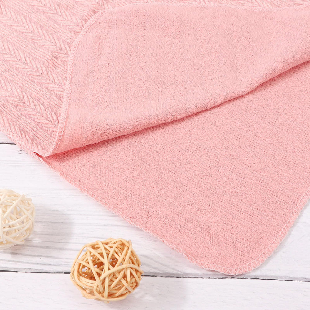 AQOKKA newborn swaddle is ready for hospital-to-home use and photoshoots.