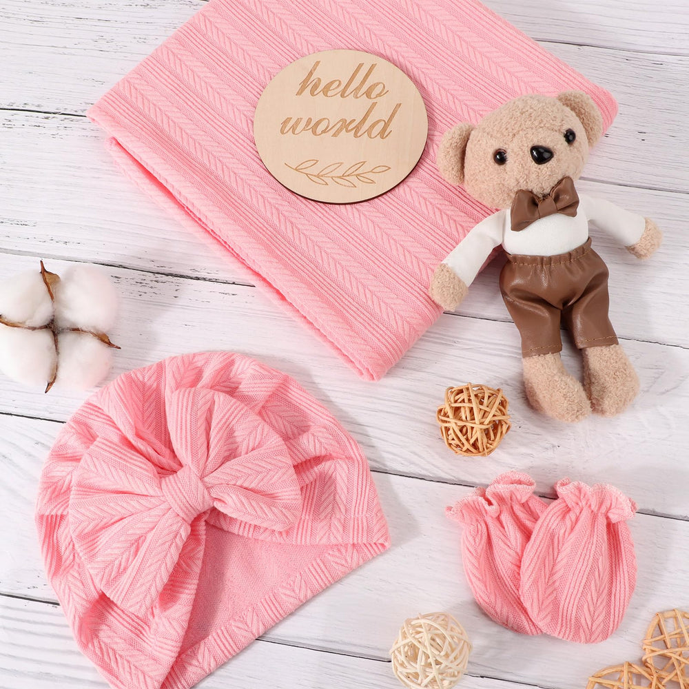 AQOKKA blanket-set visual appeal supports adorable baby announcements and memories.