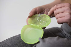 ARDO Tulips Nipple Shields Swiss-made label highlights premium, BPA-free, soft design.