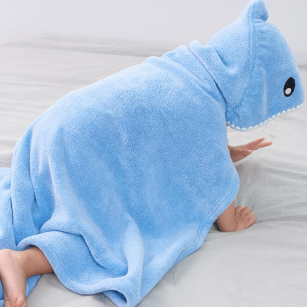 ARNUAETY Hooded Shark Towel packaging close-up showing compact shipment and fluffing note