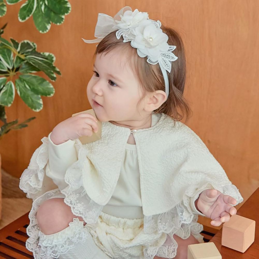 Asphinien elastic lace headband offers gentle, all-day wear.