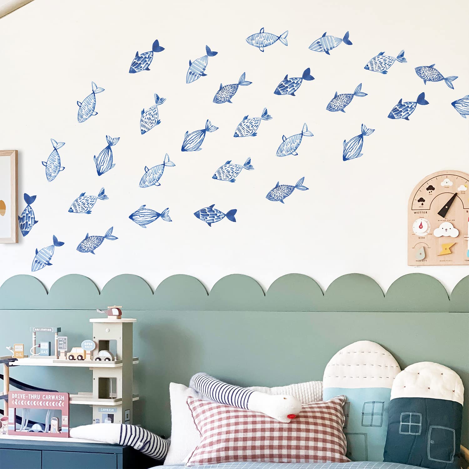 astrkiz Under The Sea decals fish-1 brighten kids room with playful ocean vibe.