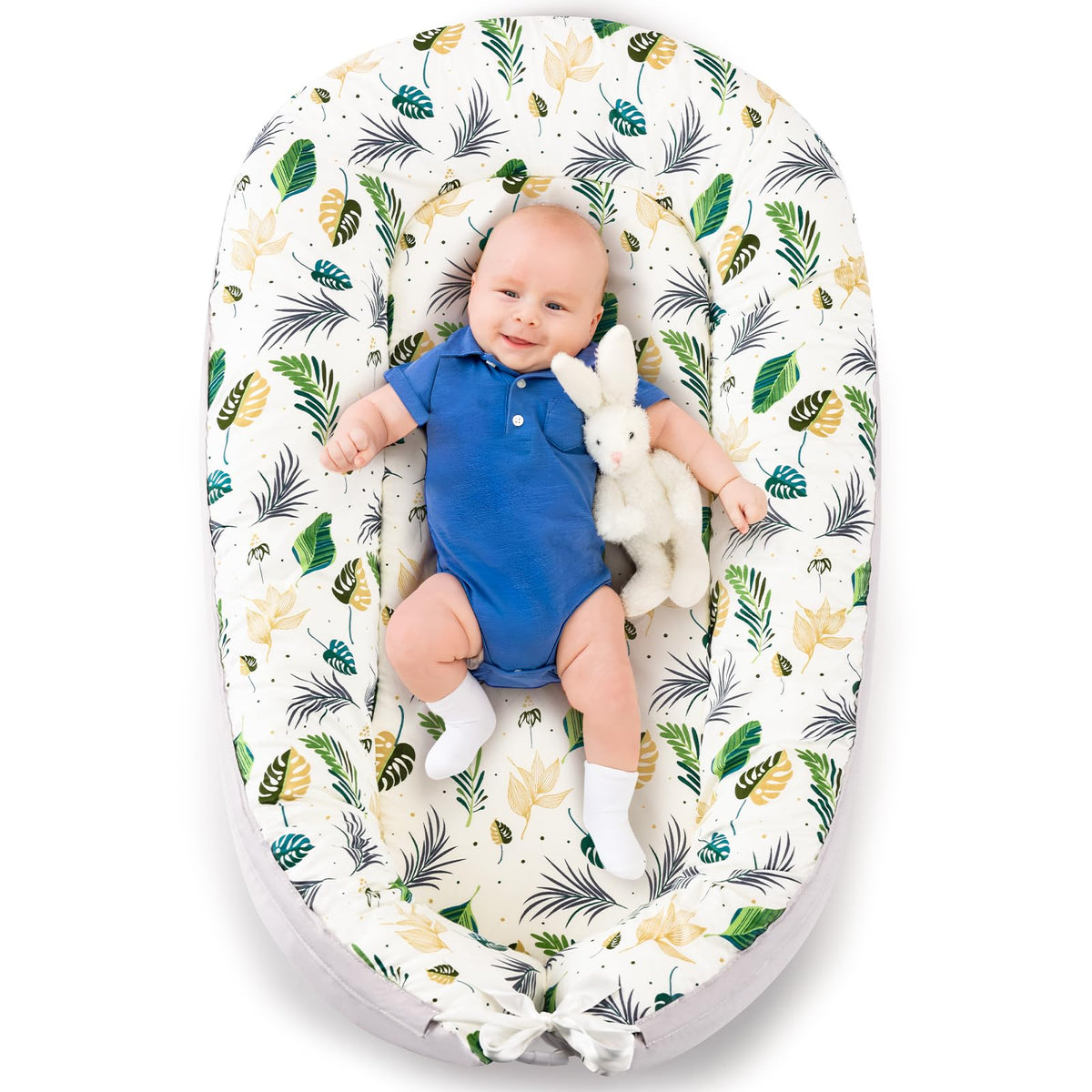 Aufona Baby Lounger organic cotton close-up for gentle newborn comfort.