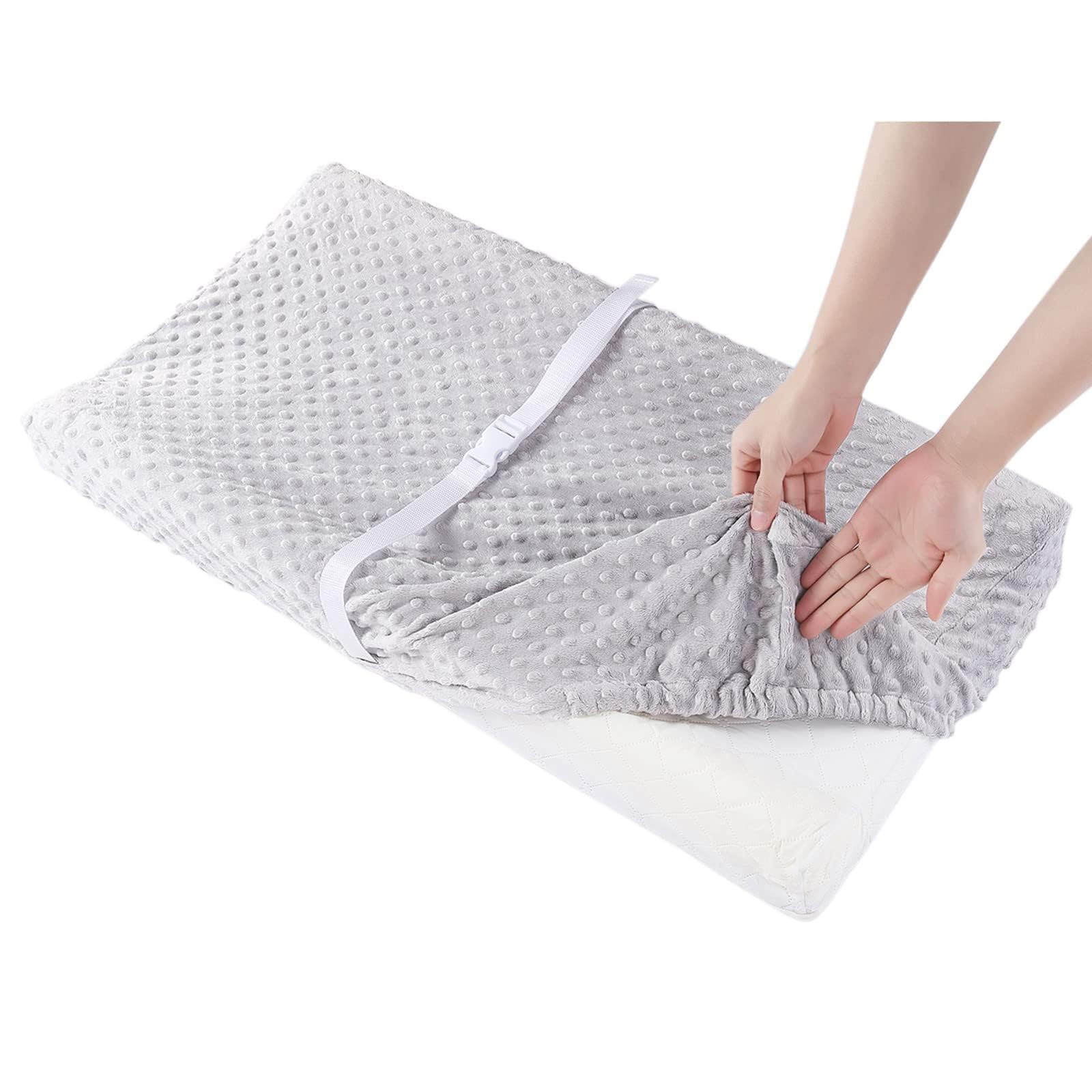 Aullar gift-ready baby shower changing pad cover in a practical 2-pack.