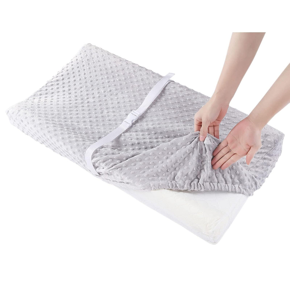 Aullar gift-ready baby shower changing pad cover in a practical 2-pack.