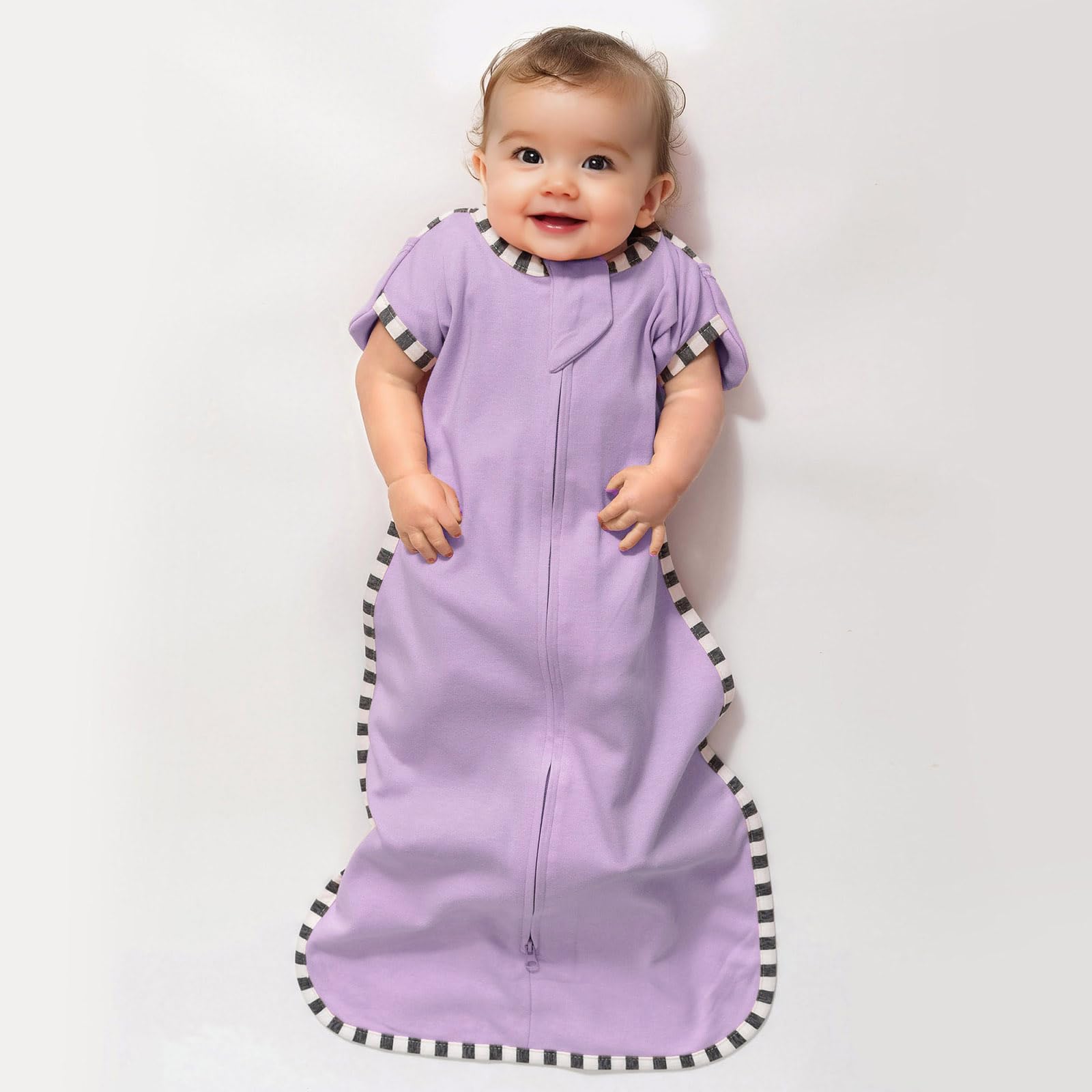 Aullar swaddle two-way zipper allows quick diaper changes with skin protection.