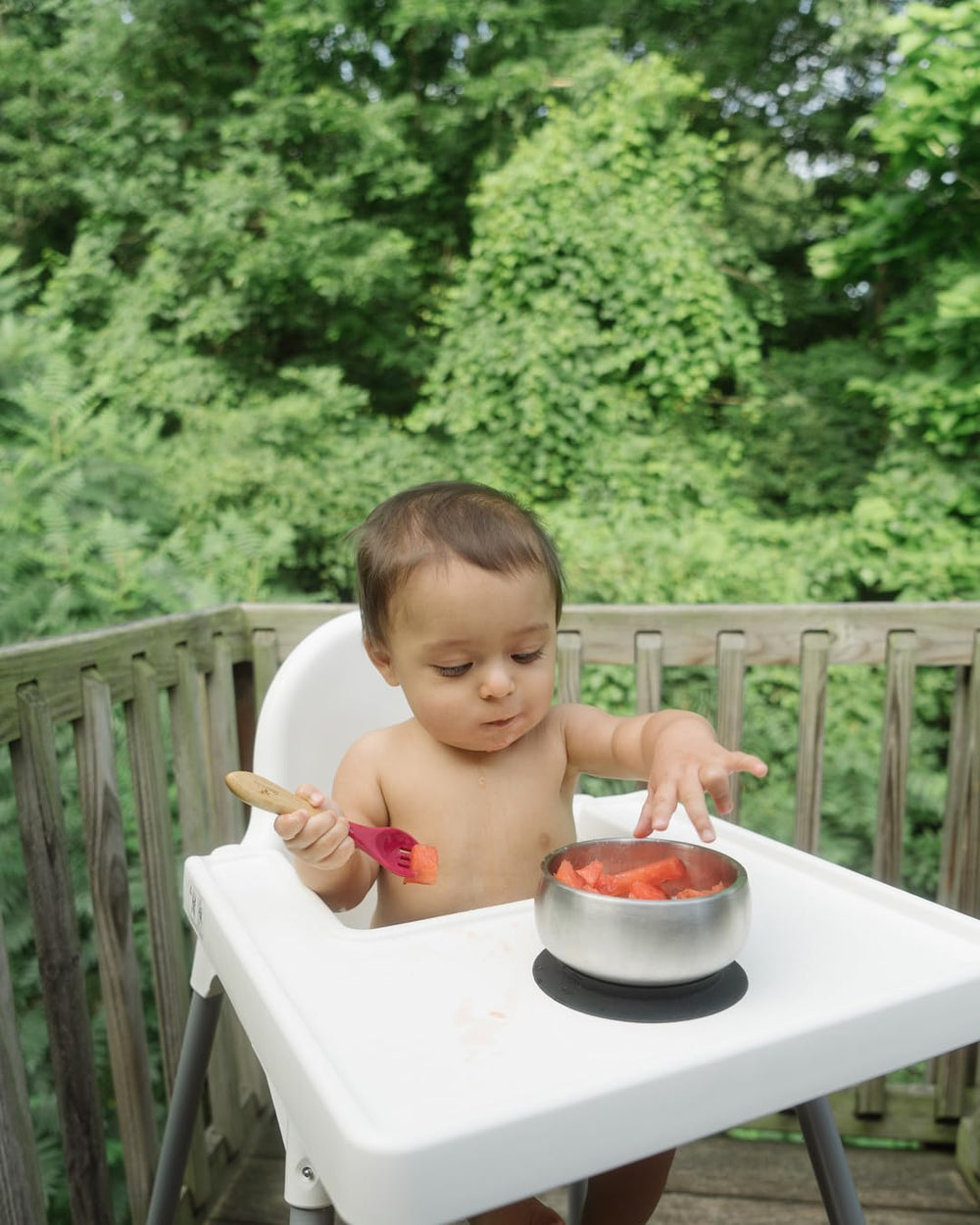 Avanchy high-chair table fit for versatile feeding locations.