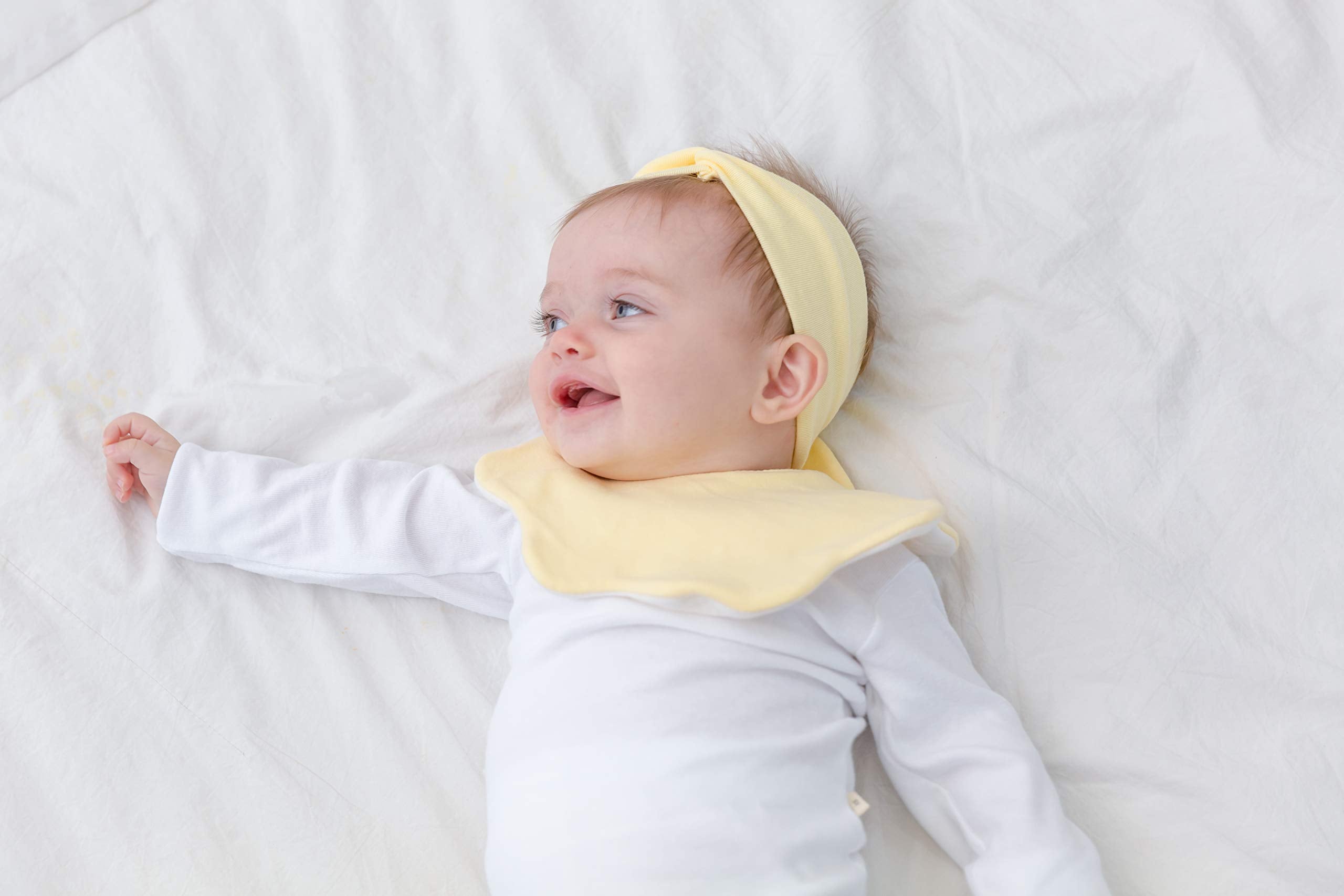 AVAUMA photography prop headband helps capture stylish baby moments.