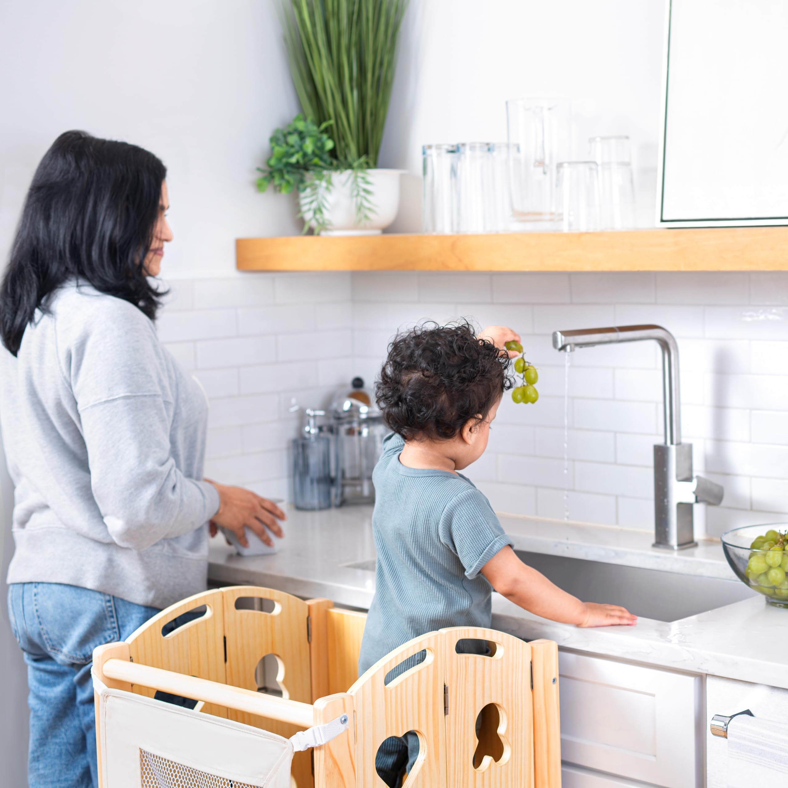 Avenlur Laurel foldable slide feature adds quick, fun play breaks