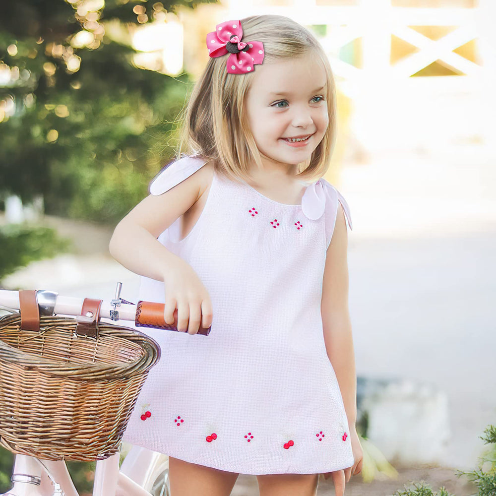 Ayesha mouse ears bow clip sparks joyful dress-up moments at parties.