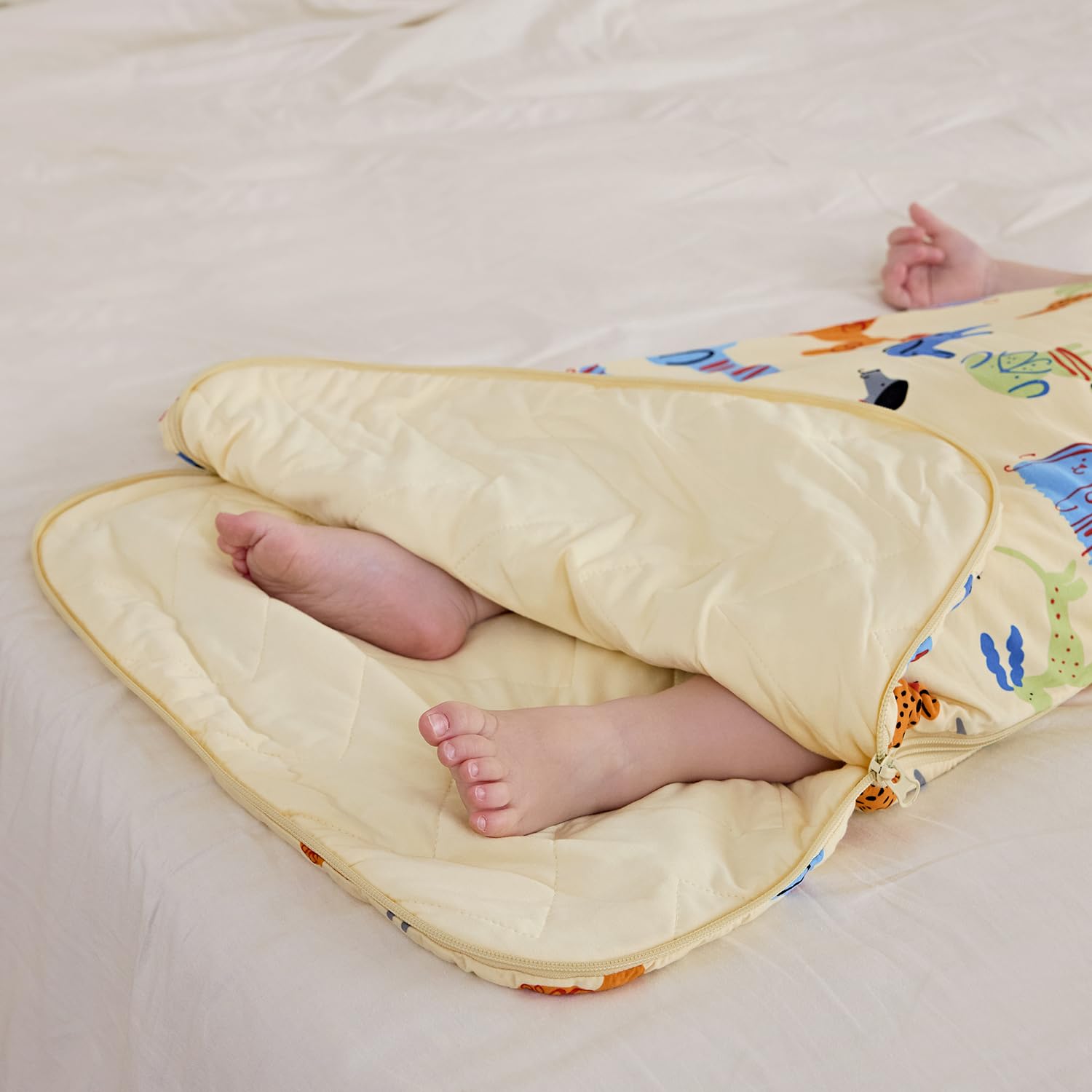 babee Reshinee growth-friendly design shows extra length and width for movement
