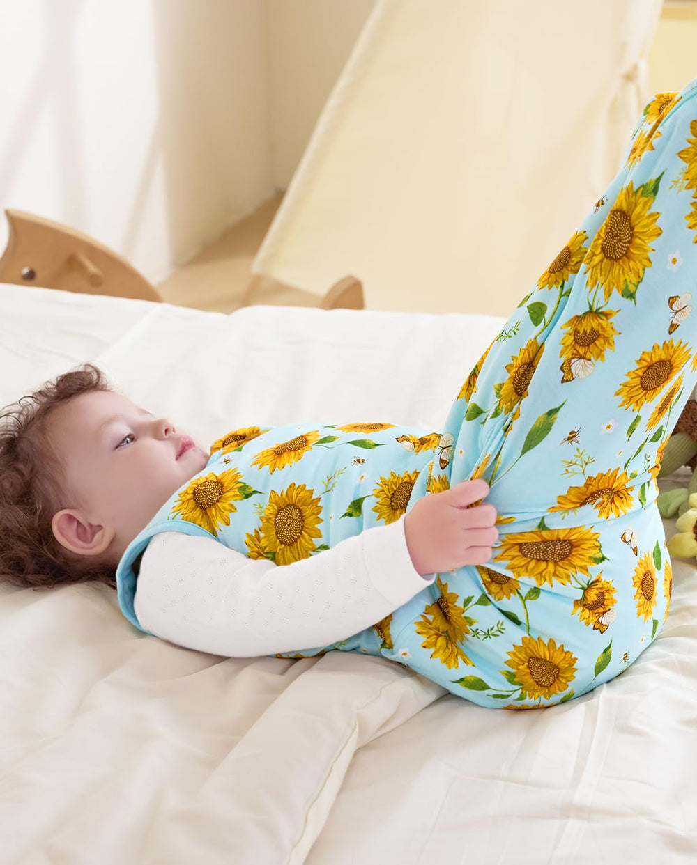 Babee Reshinee sleep sack gift-ready prints enhance baby outfit options.