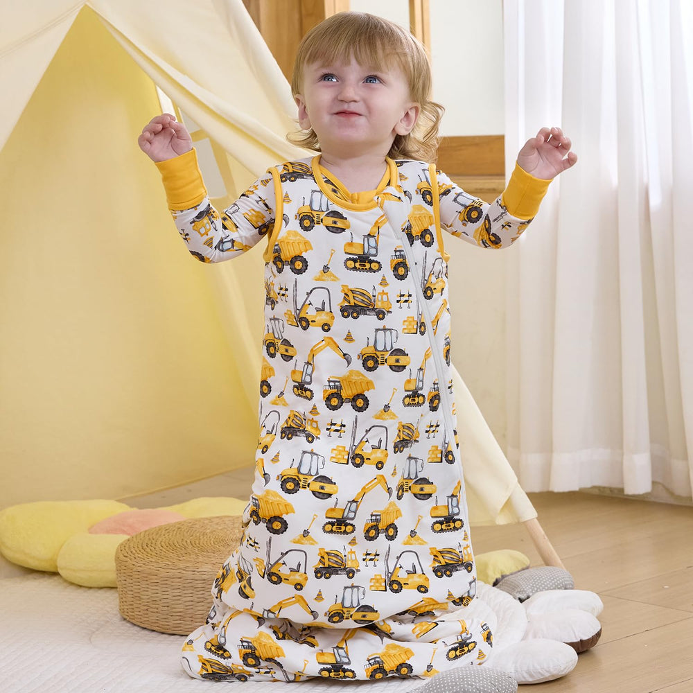 Babee Reshinee sleep sack two-way zipper enables convenient night changes.