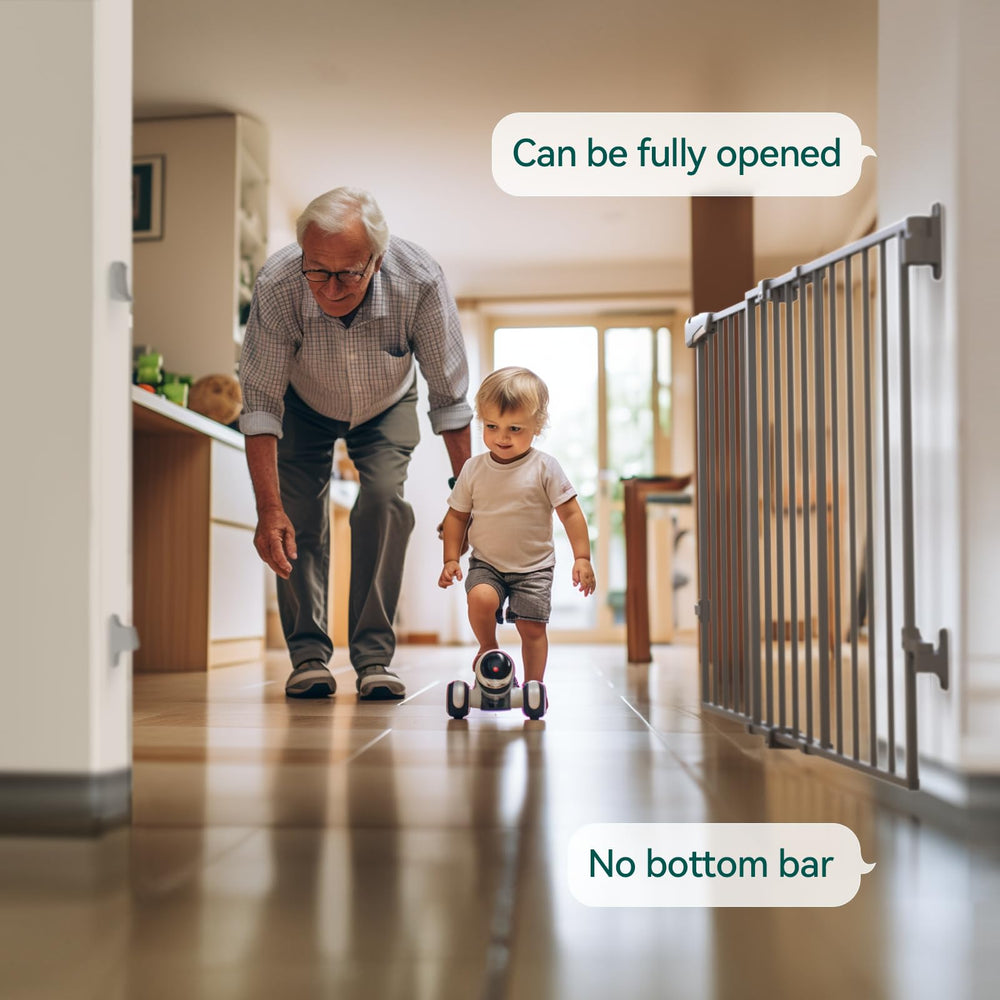 BABELIO gate-wide walk-through-door enables easy passage between rooms.
