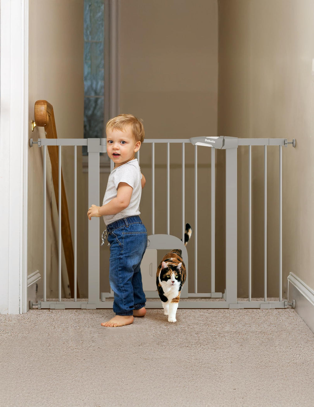 BABELIO gate wide-extend demonstrates doorway fit for easy walk-through.