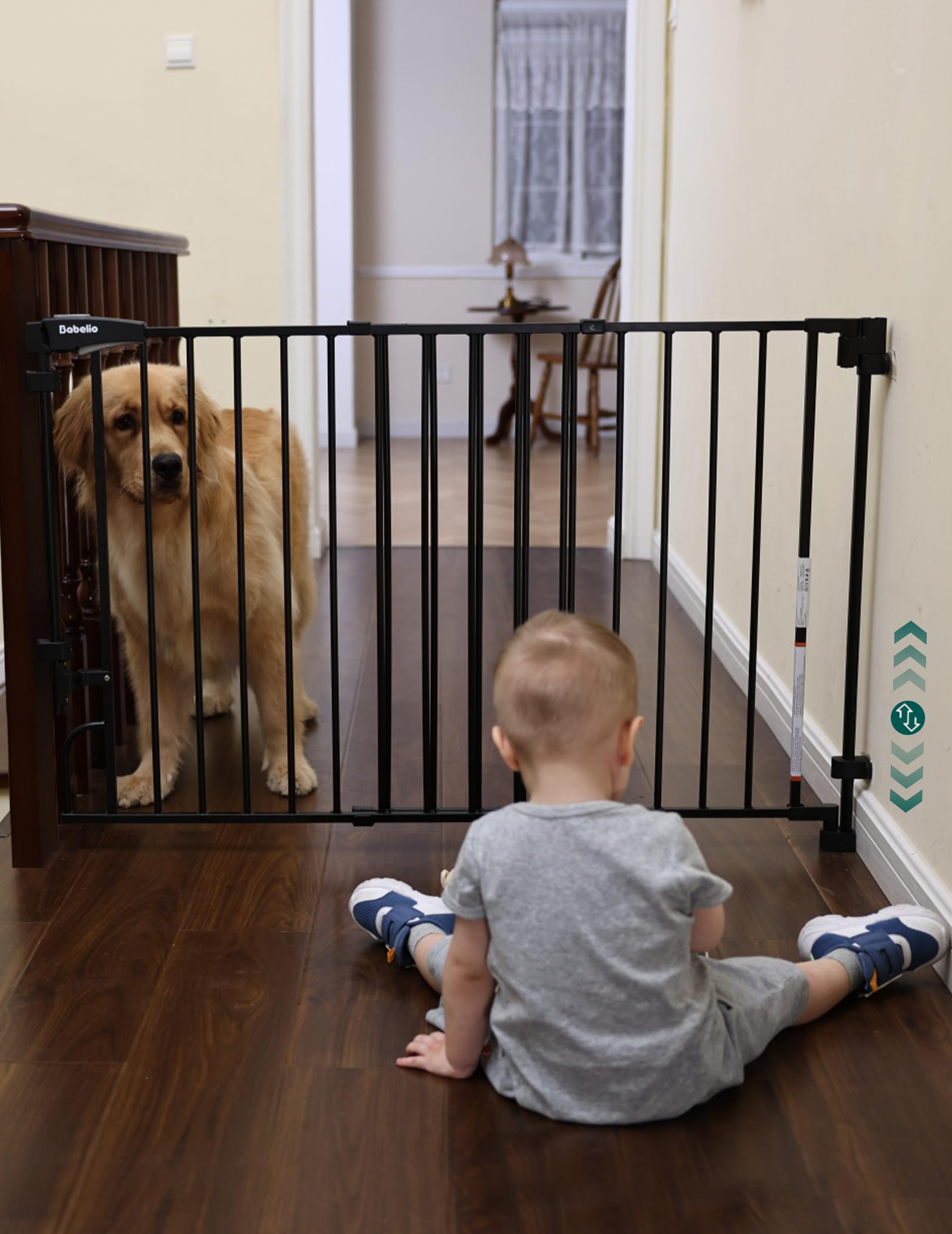 Babelio no bottom-bar gate on stairs secures passage and reduces tripping.