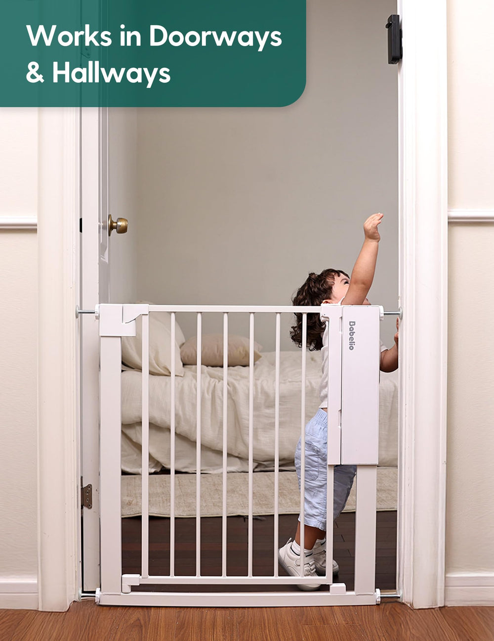 BABELIO reinforced steel construction emphasizes sturdy, durable gate.