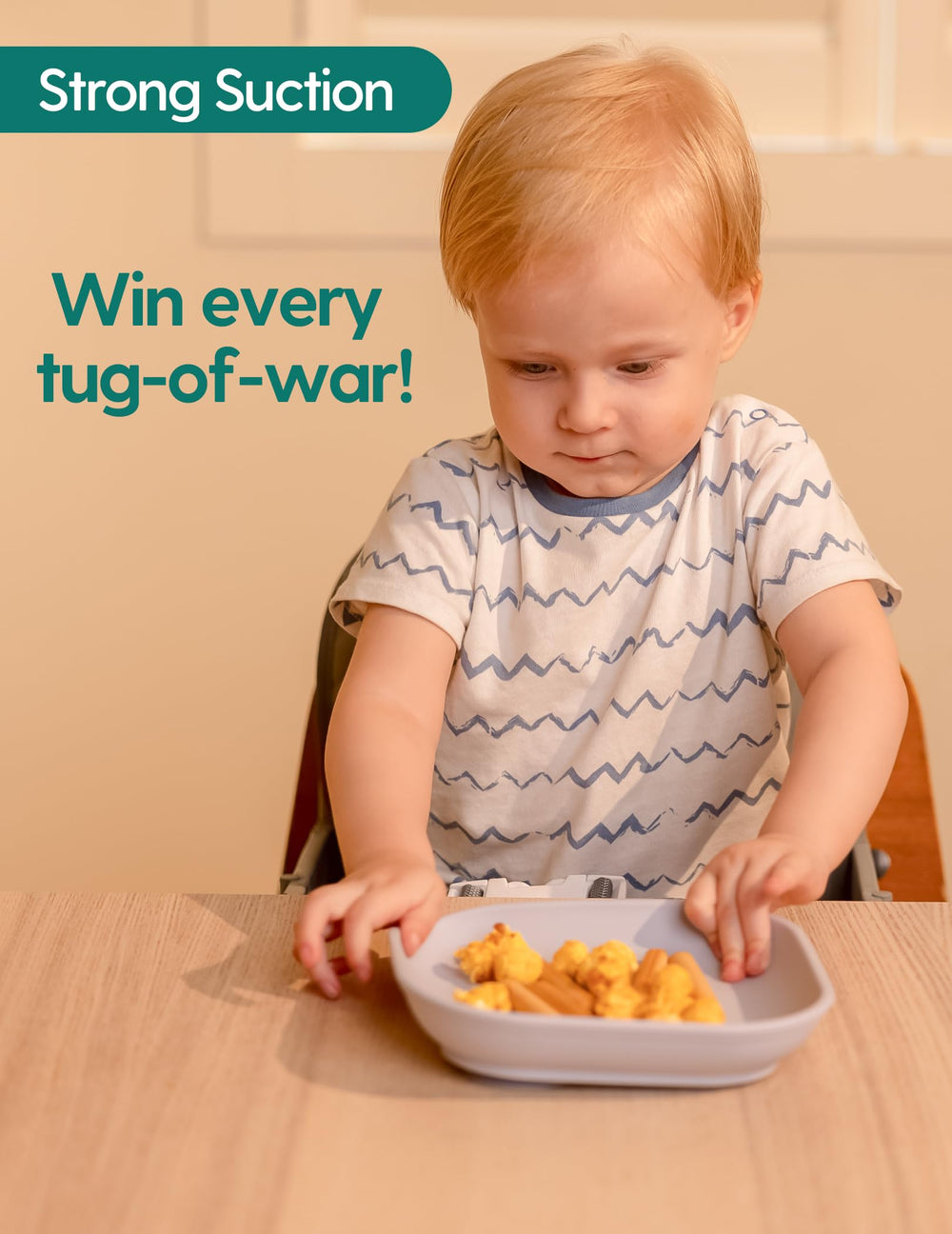 BABELIO stackable three-pack keeps mealtime organized and compact.