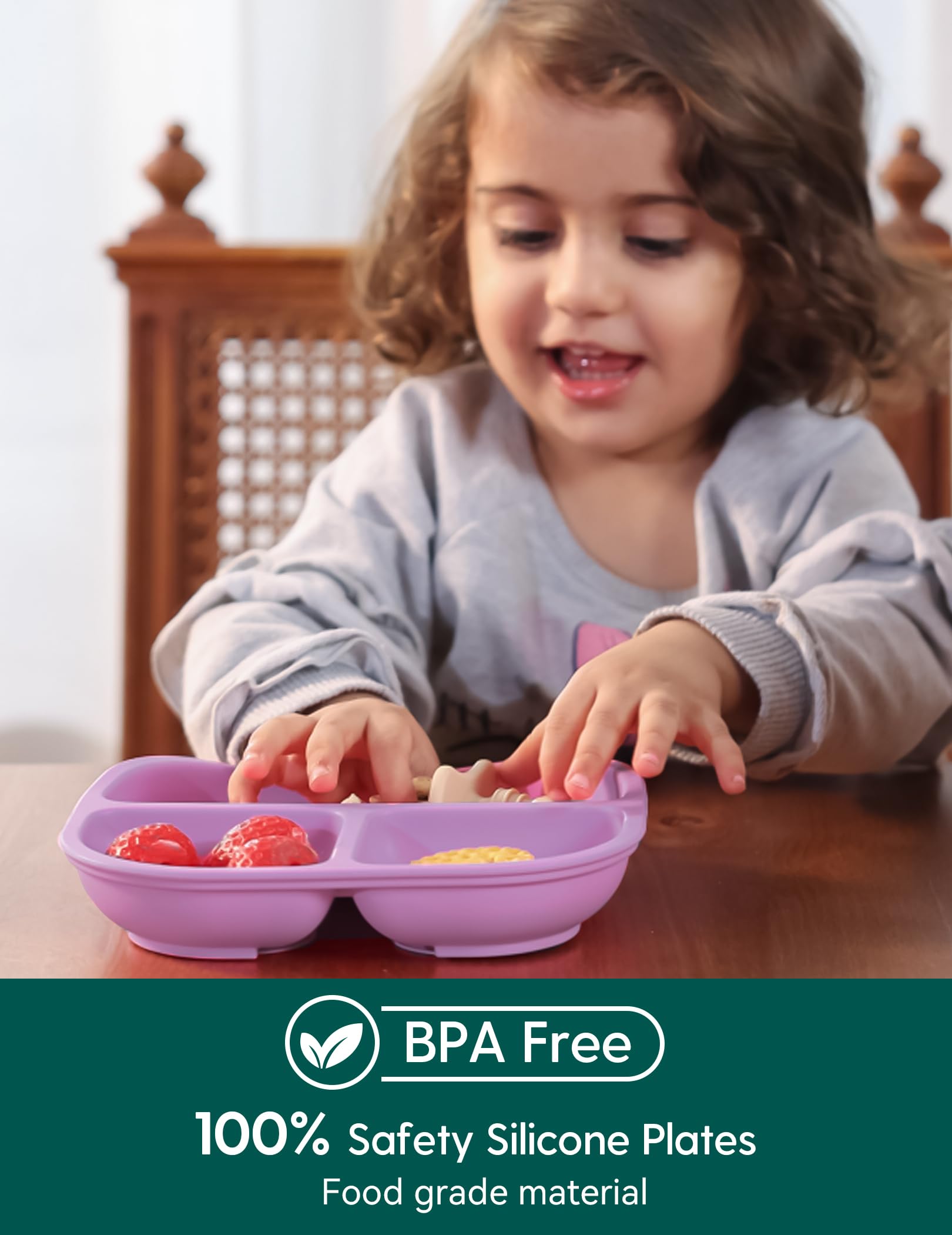 BABELIO BPA-free silicone plate ready for microwave reheating.