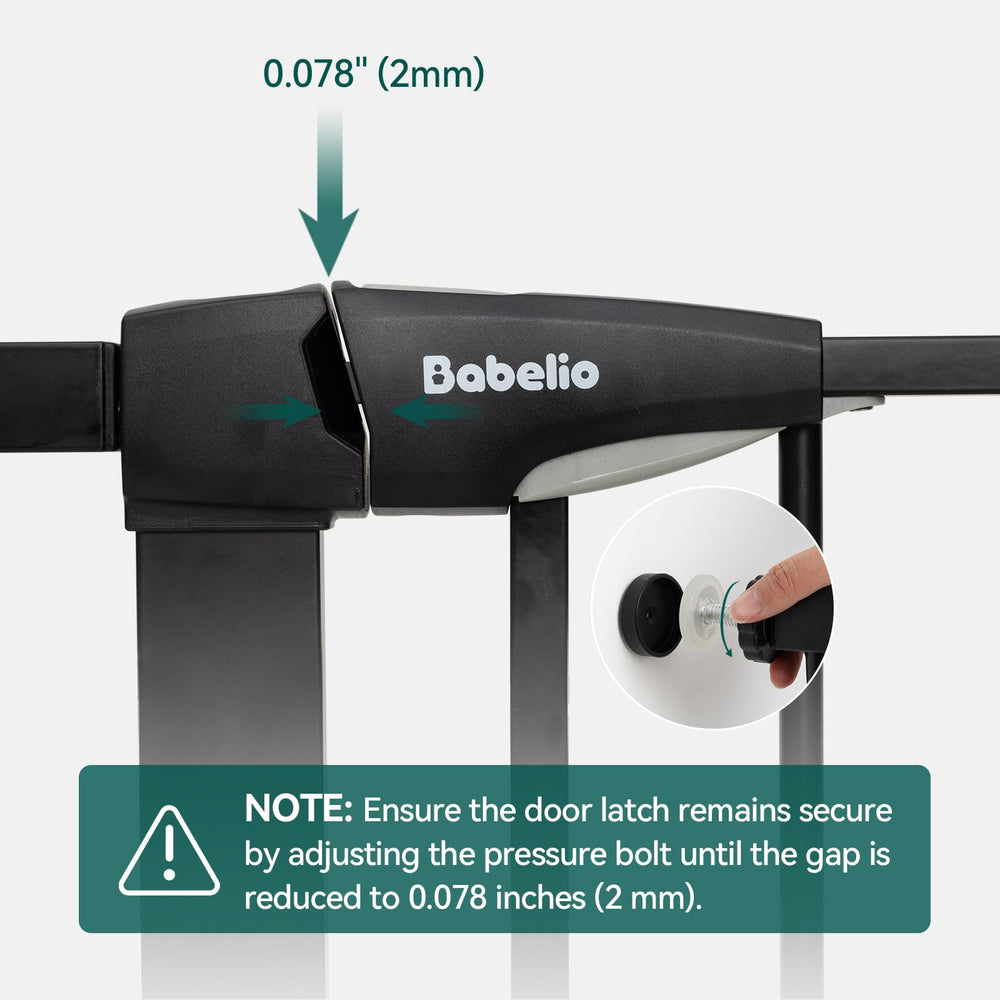 BABELIO two-way-swing gate lets pets and people pass comfortably.