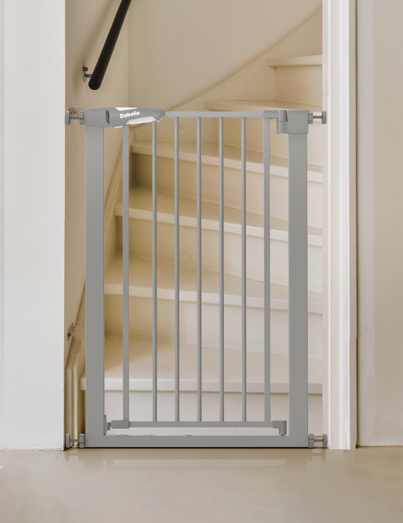 BABELIO wall protector-equipped gate saves walls during setup