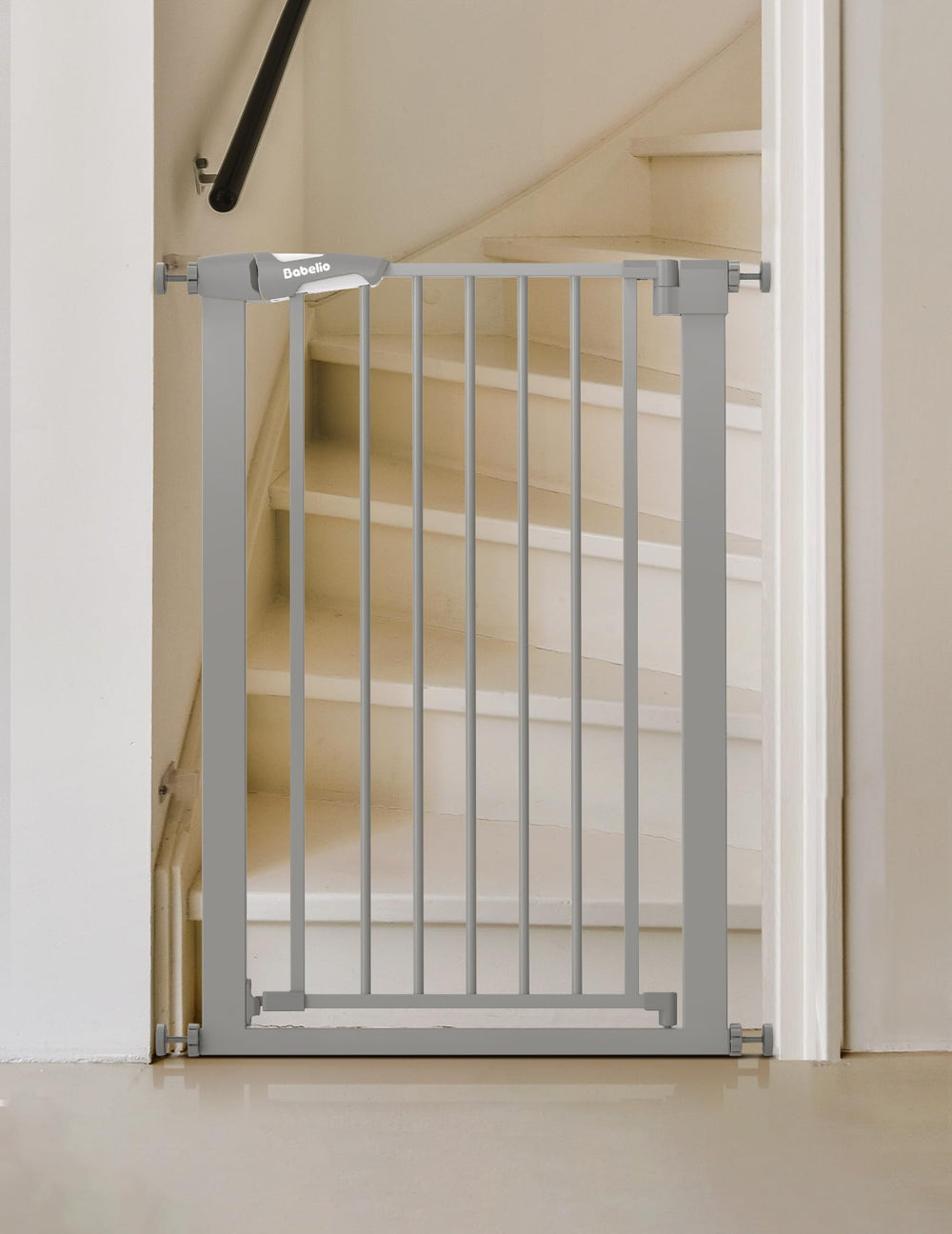 BABELIO wall protector-equipped gate saves walls during setup