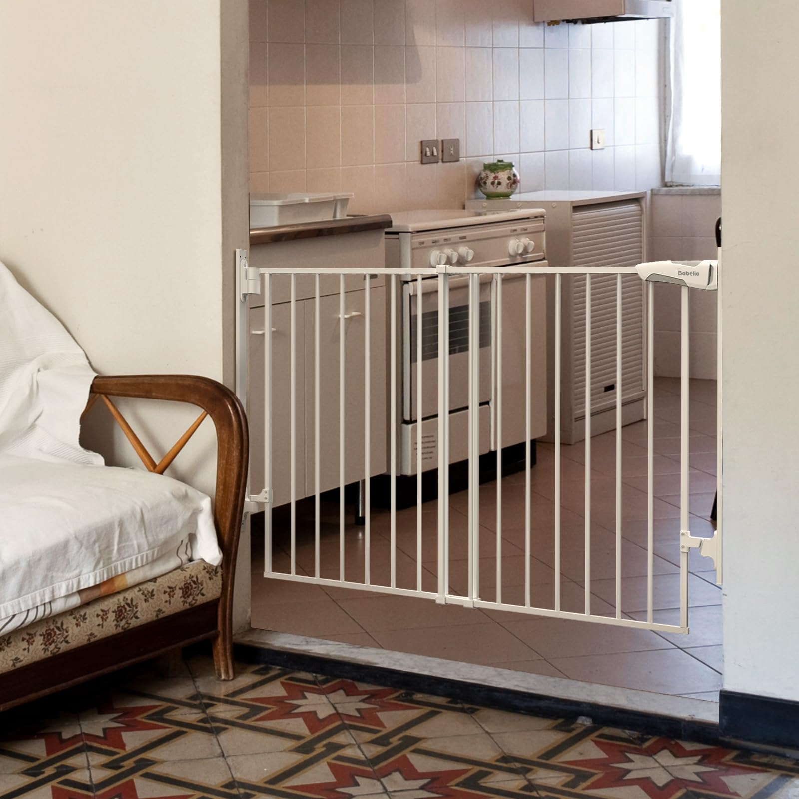 BABELIO wide doorway access provides convenient baby and pet passage.