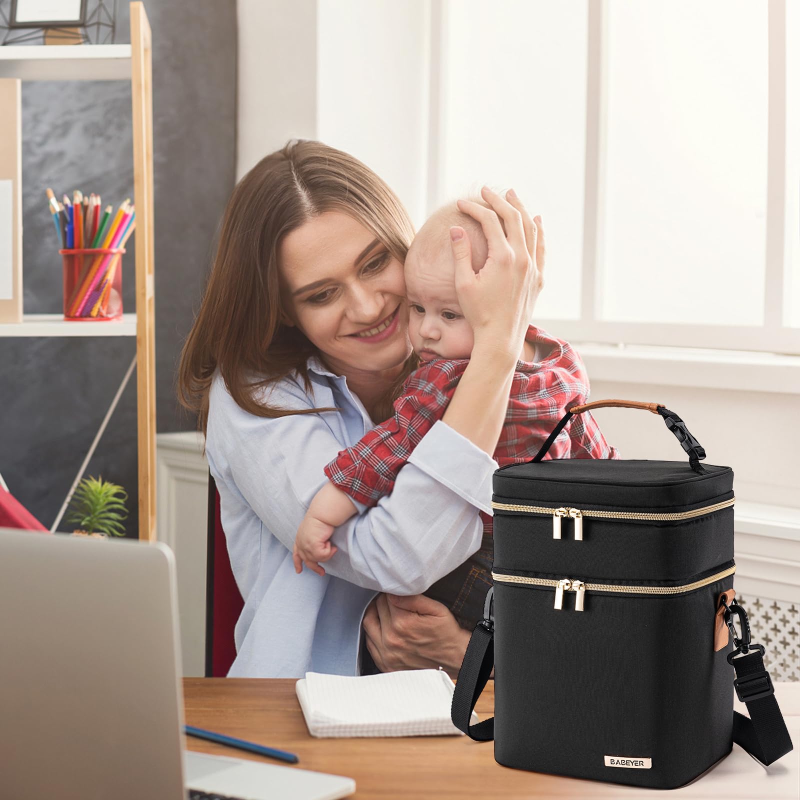 BABEYER breastmilk cooler bag with shoulder strap for comfortable hands-free use.