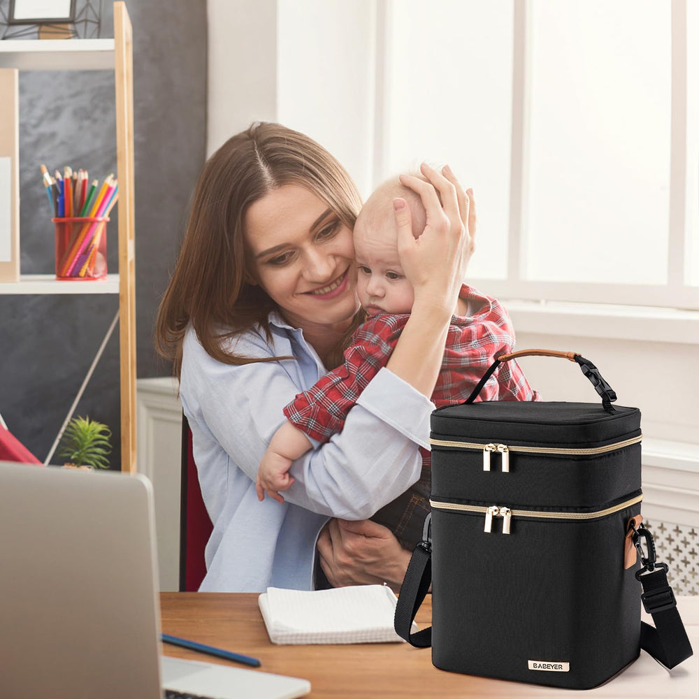 BABEYER breastmilk cooler bag with shoulder strap for comfortable hands-free use.