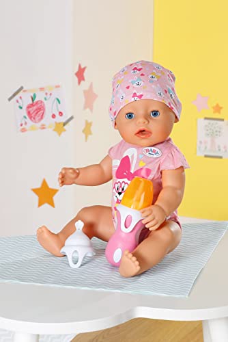 Baby Born Interact feeding set in-hand with spoon detail