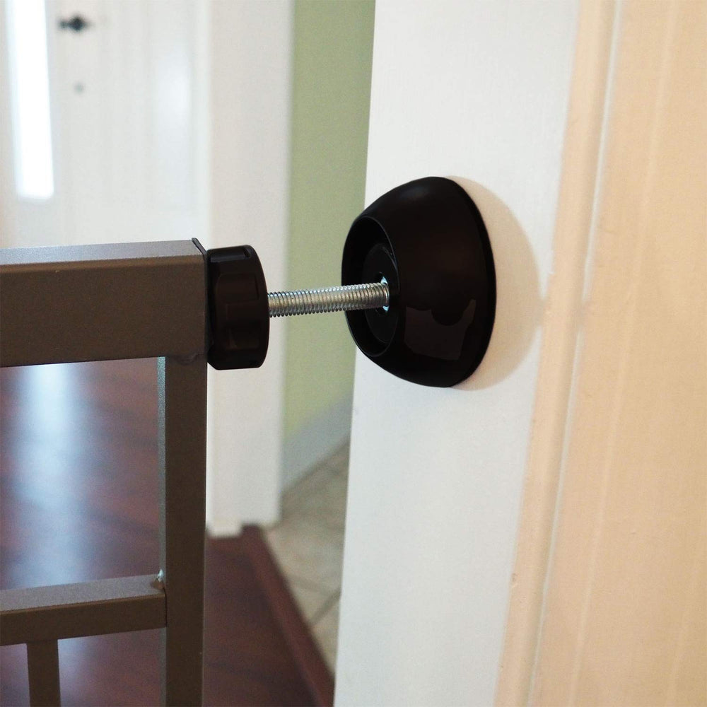 Baby Gate Guru extended width design demonstrates extra spacing for wider openings.