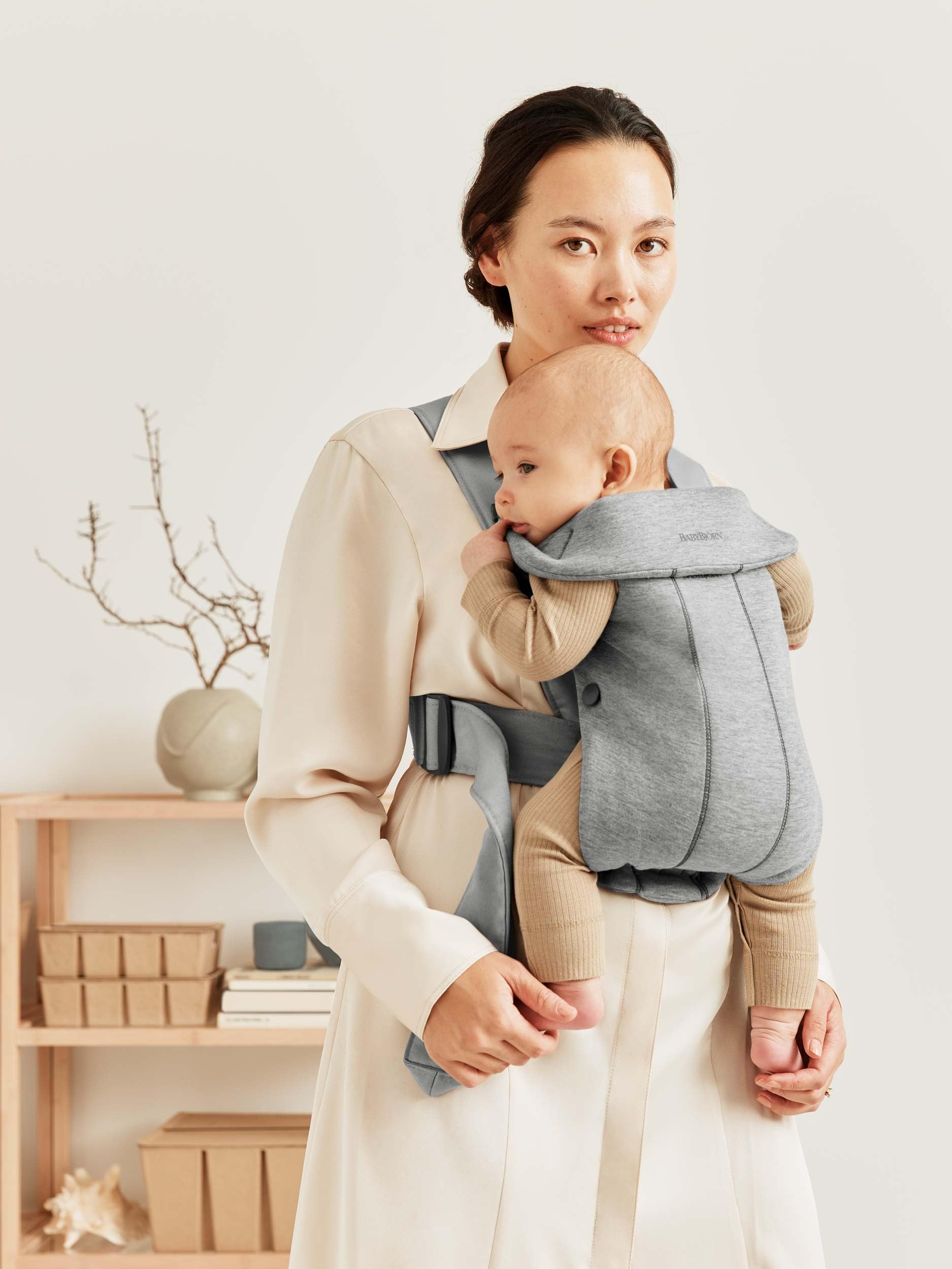 BabyBjörn Carrier Mini machine-washable fabrics for easy care