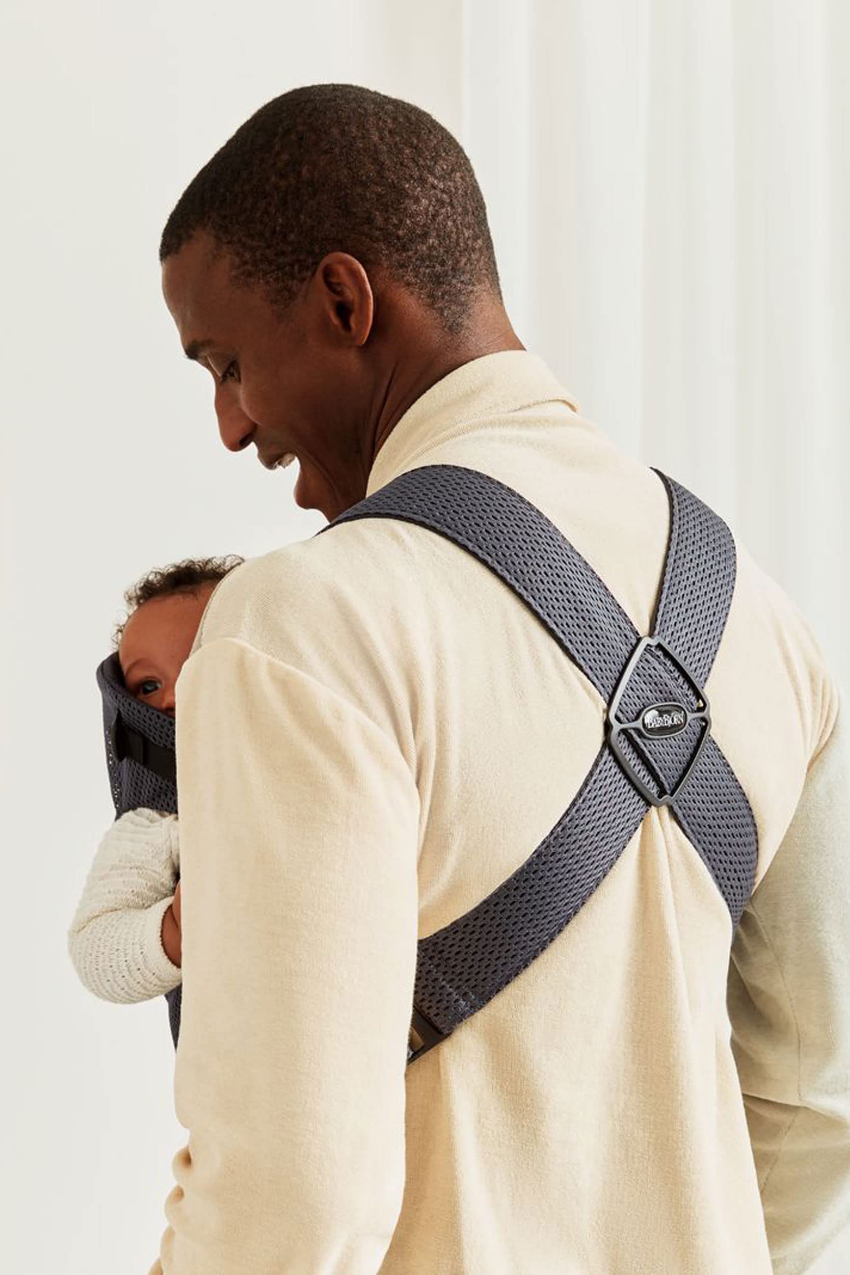 BabyBjörn Baby Carrier Mini machine-washable fabric for easy care.